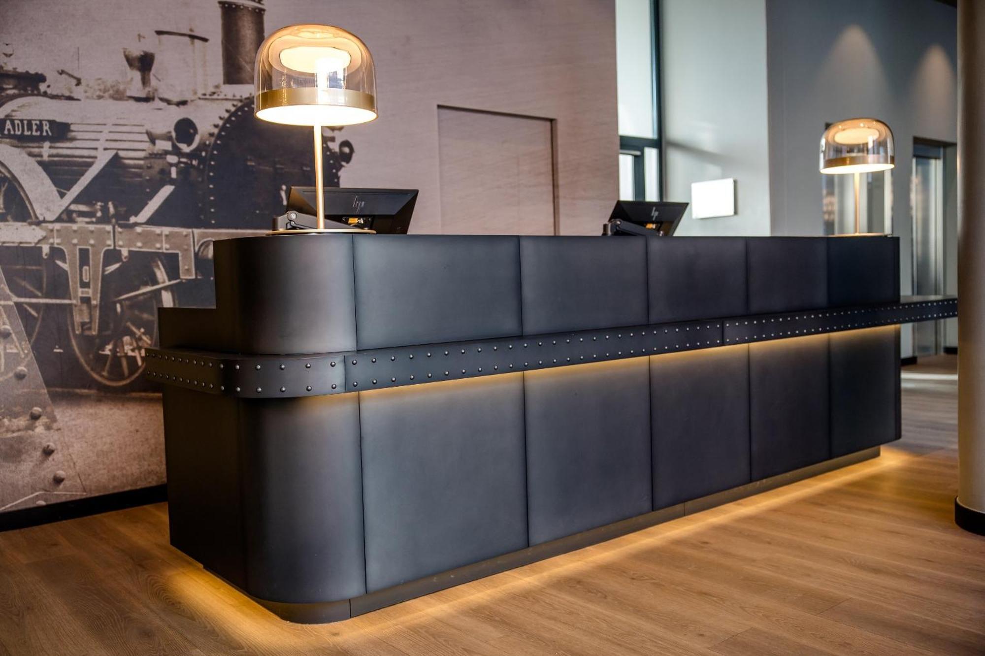 Motel One Nuernberg-City Екстериор снимка