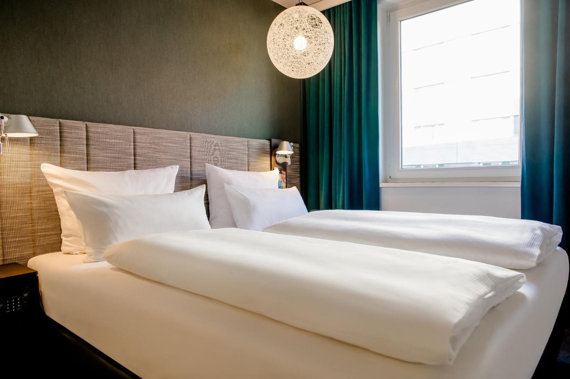 Motel One Nuernberg-City Екстериор снимка