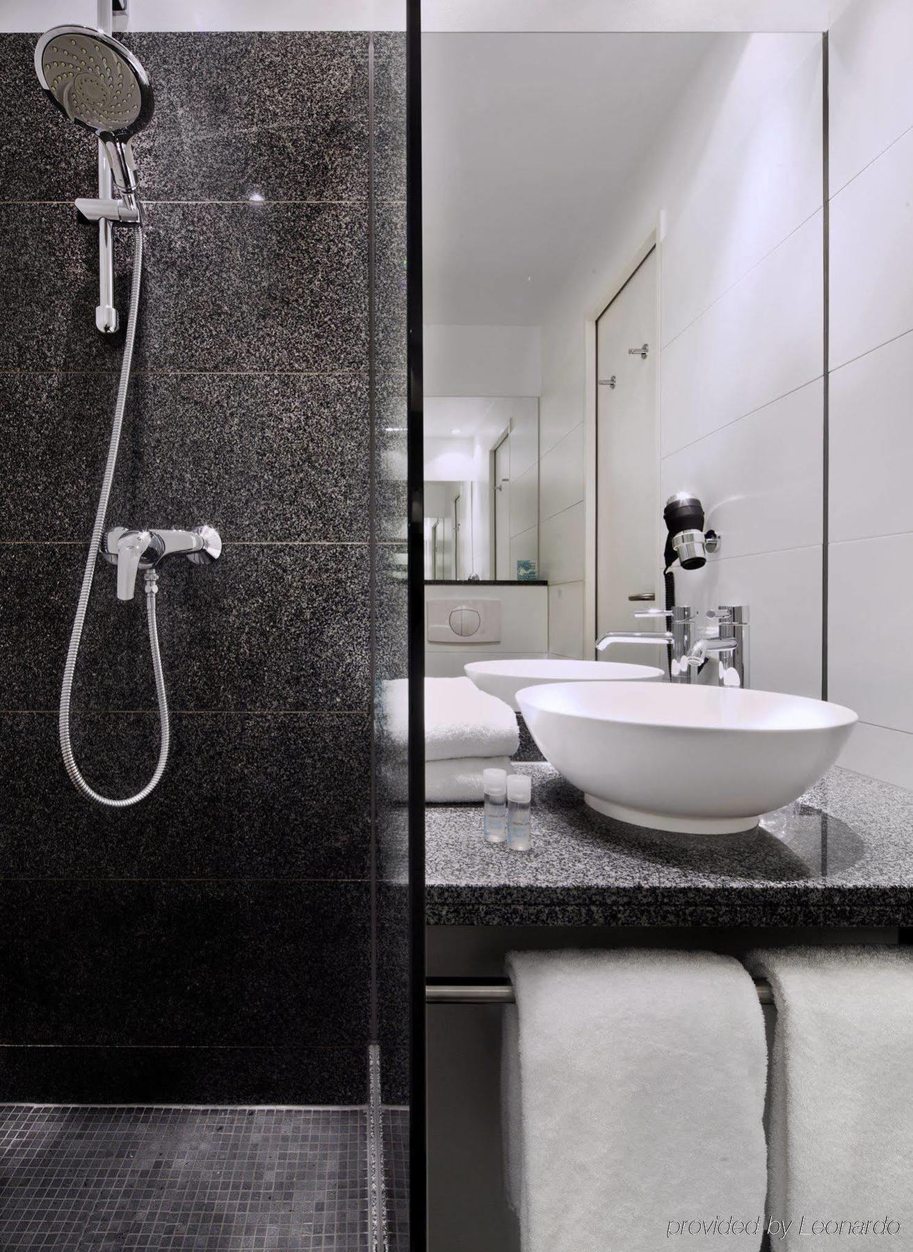 Motel One Nuernberg-City Екстериор снимка