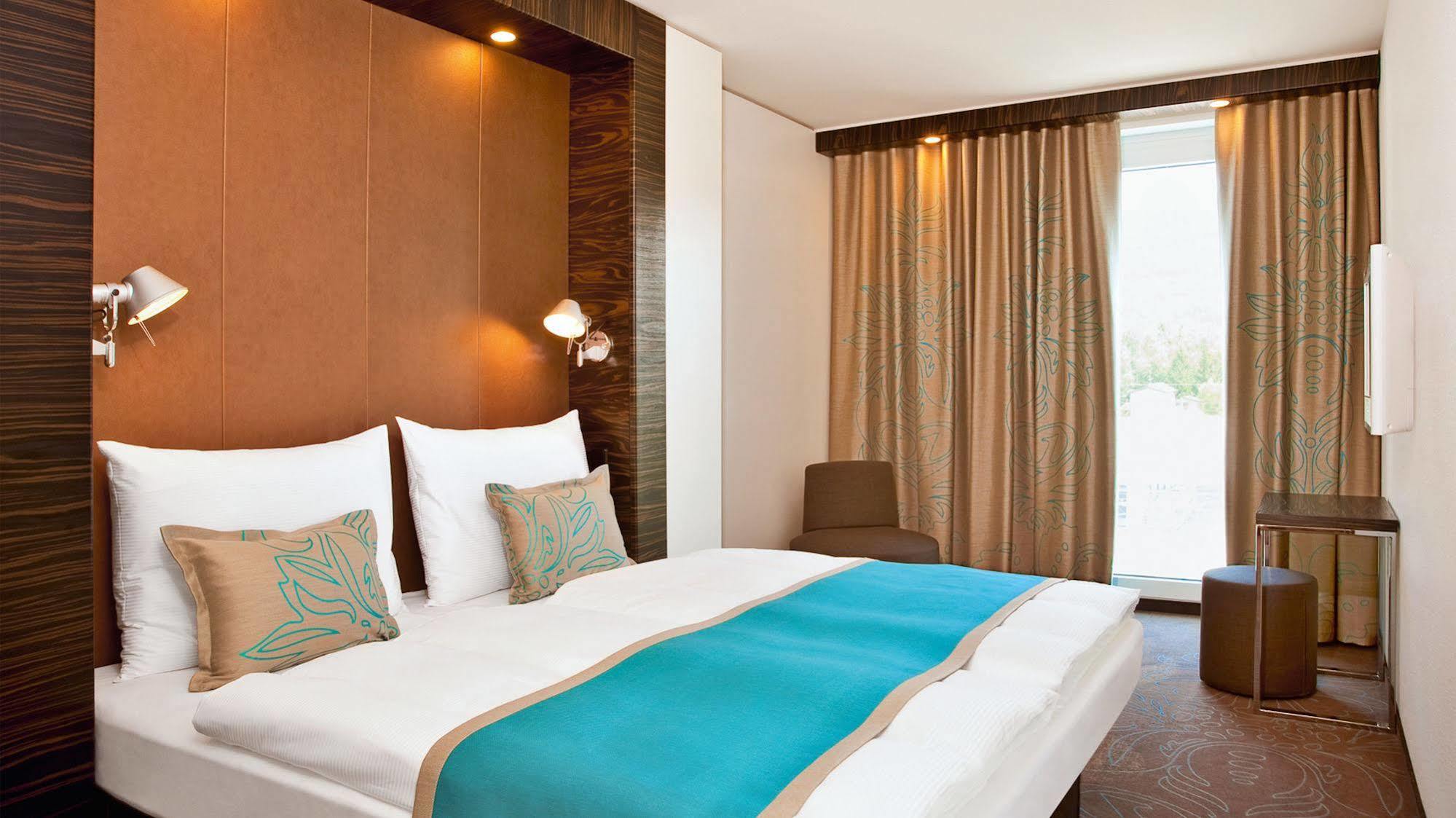 Motel One Nuernberg-City Екстериор снимка