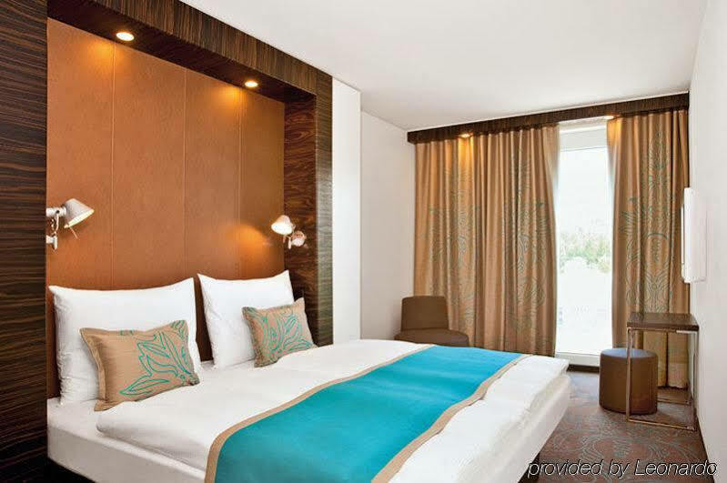Motel One Nuernberg-City Екстериор снимка